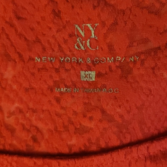 Red Top - Picture 4 of 4